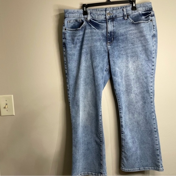 Women’s St. John’s Bay Plus Size Petite Blue Jeans - Picture 1 of 4
